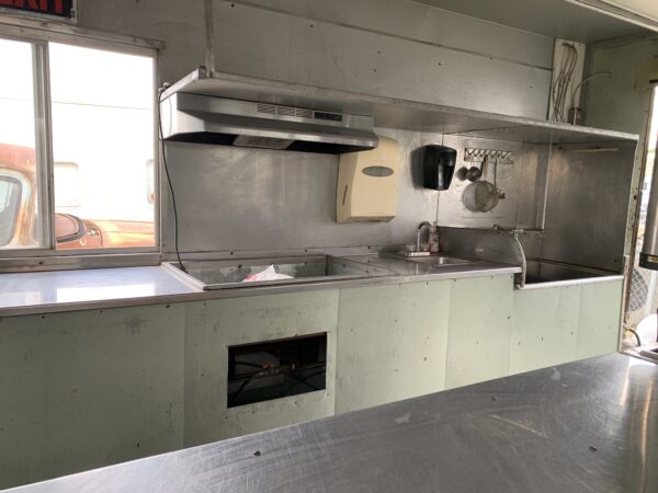 2024 8.5X24 TA GREEN CONCESSION TRAILER Stock - Image 4