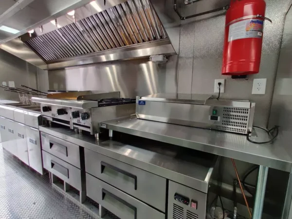 8.5 X 28 TA2 BBQ TRAILER FULLY EQUIPPED WITH WALK-IN COOLER & BATHROOM - Image 11