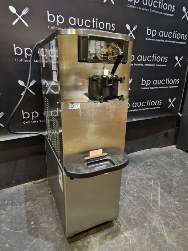 Two Taylor C709 Bundle