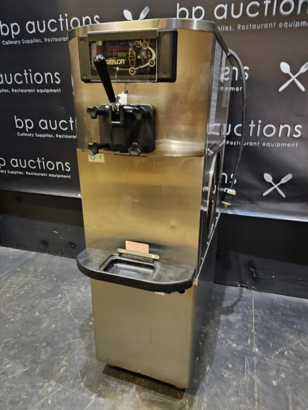 Two Taylor C709 Bundle - Image 3