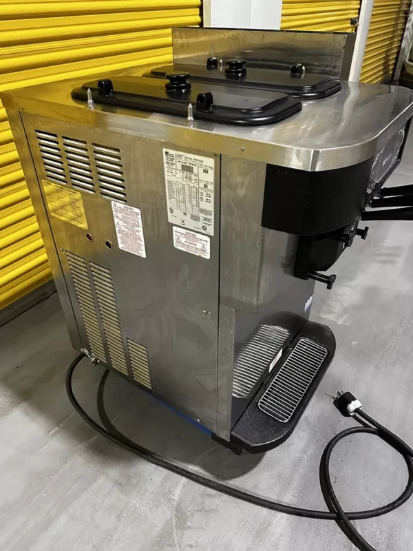 2022 TAYLOR Air cooled C723-27 Frozen yogurt soft serve - Image 3
