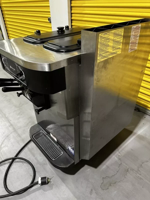 2022 TAYLOR Air cooled C723-27 Frozen yogurt soft serve - Image 5