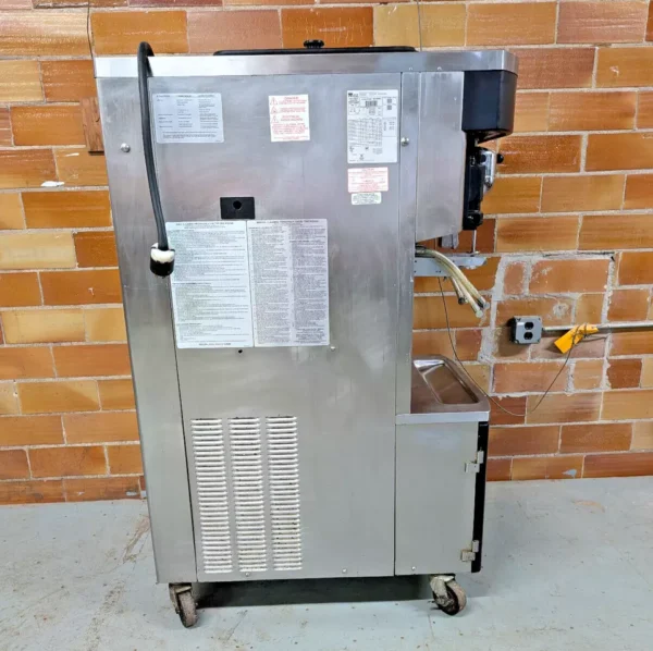 Taylor Crown C606-33 Combination Shake & Soft Serve - Image 10