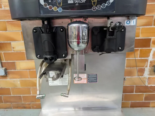 Taylor Crown C606-33 Combination Shake & Soft Serve - Image 15
